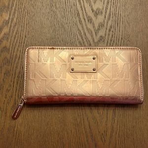 Michael Kors Rose Gold Wallet